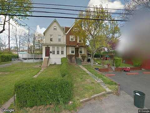 Railroad Ave, GLENOLDEN, PA 19036