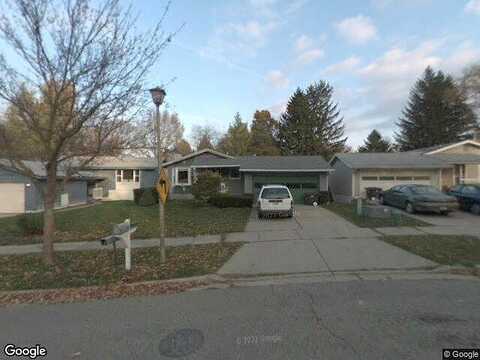 Scarborough, LANSING, MI 48910