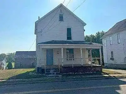 N Cambridge St, Cumberland, OH 43732