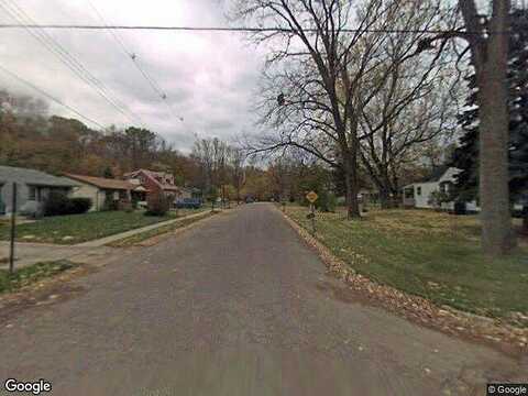 Midwood, LANSING, MI 48911