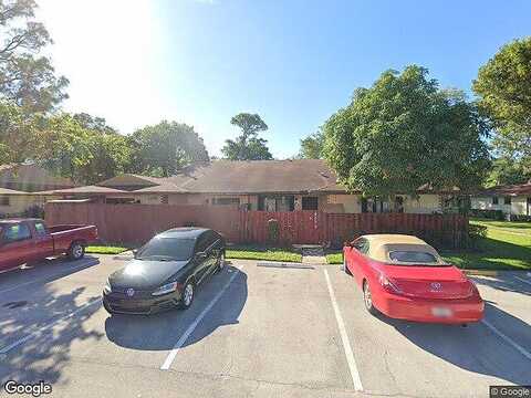 Woodstock Dr, West Palm Beach, FL 33409