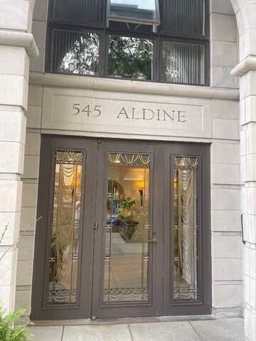 W Aldine Ave, CHICAGO, IL 60657