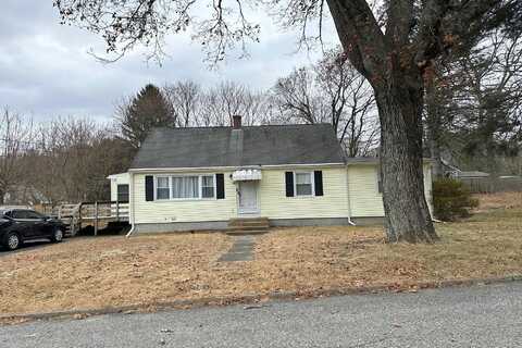 Cres St, Willimantic, CT 06226