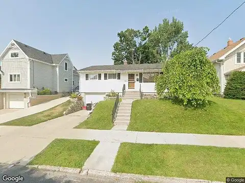 25Th, MANITOWOC, WI 54220