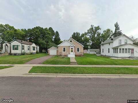 1St, FAIRMONT, MN 56031