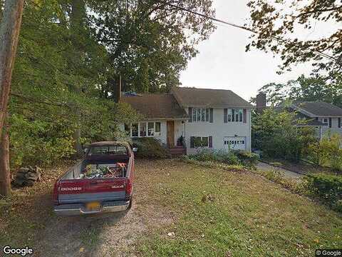 21St, HUNTINGTON STATION, NY 11746