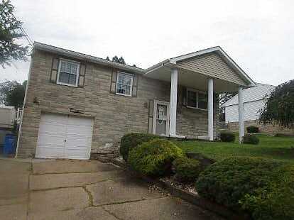 Laurel Ave, N Huntingdon, PA 15642