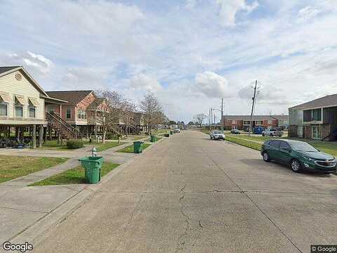 E Claiborne, WESTWEGO, LA 70094