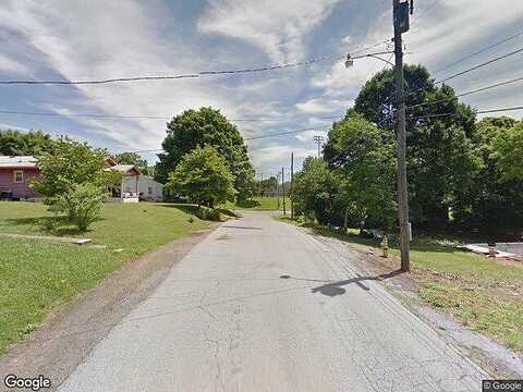 Hemlock Dr, BRISTOL, VA 24201