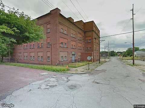 Hughes St, YOUNGSTOWN, OH 44502