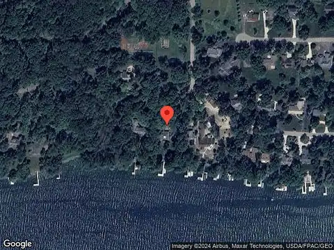 N5570 Old Oak Ln, GREEN LAKE, WI 54941