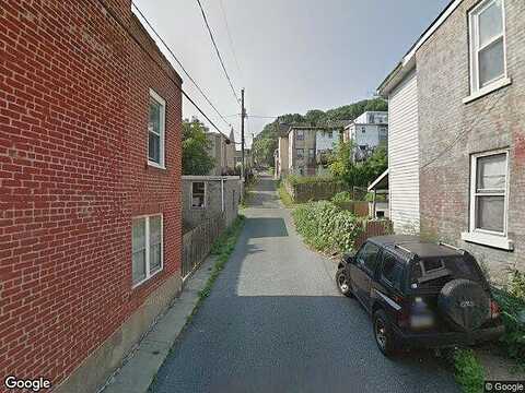 W Arnold St, BETHLEHEM, PA 18015