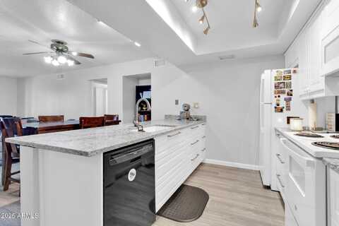 1920 W LINDNER Avenue, Mesa, AZ 85202