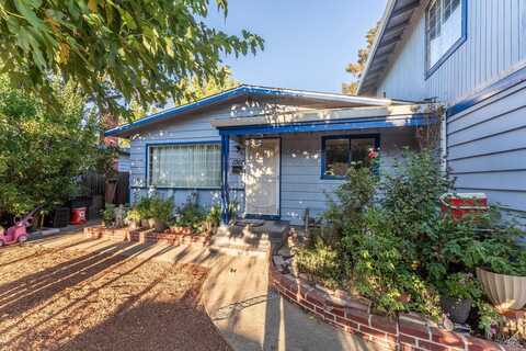 1367 Yokayo Drive, Ukiah, CA 95482