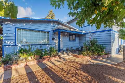 1367 Yokayo Drive, Ukiah, CA 95482