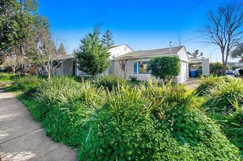 228 Sun Court, Healdsburg, CA 95448