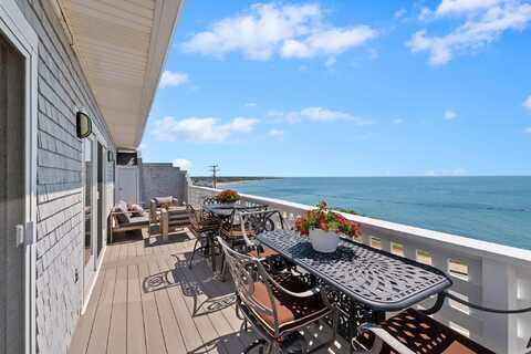 2 Quinapoxet Avenue, Falmouth, MA 02540