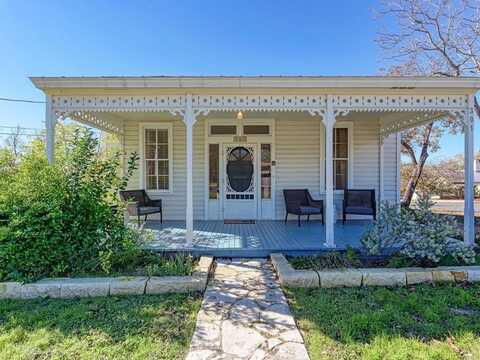 301 Travis St, Fredericksburg, TX 78624