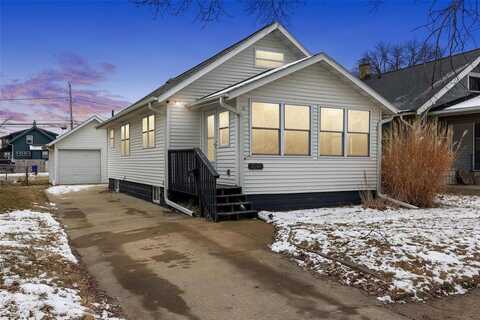 1045 G Avenue NW, Cedar Rapids, IA 52405