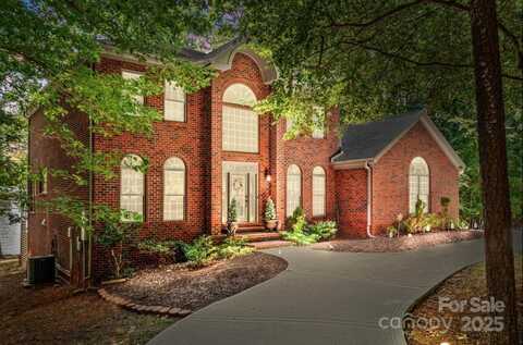 800 Lakeview Shores Loop, Mooresville, NC 28117