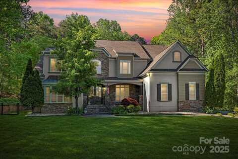 227 Wildwood Cove Drive, Mooresville, NC 28117