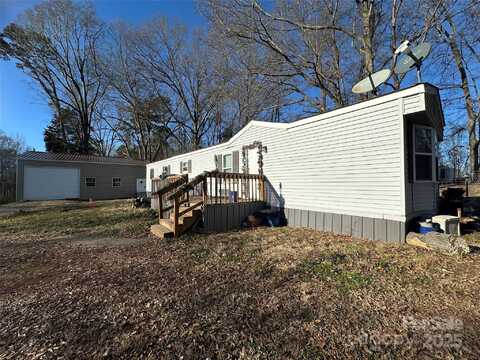 1220 Woodridge Drive, Clover, SC 29710