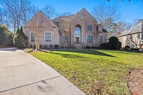 8221 Victoria Lake Drive, Waxhaw, NC 28173