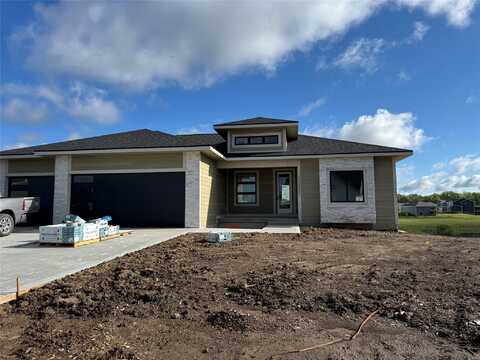 2909 Crest View Circle, Norwalk, IA 50211