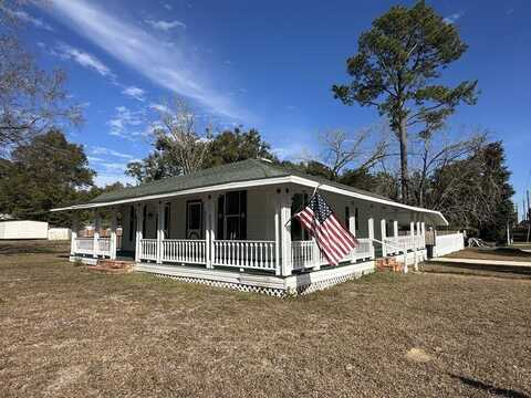 457 Bruce Avenue, DeFuniak Springs, FL 32435