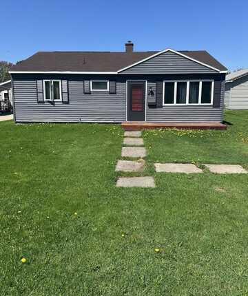 813 E 9th AVE, Muir, MI 49783