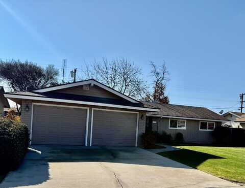 2217 Northhill Street, Selma, CA 93662