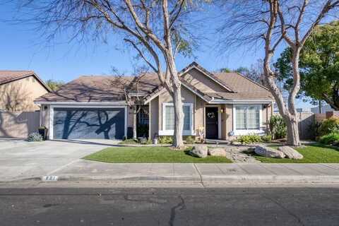 801 Homsy Avenue N, Clovis, CA 93611