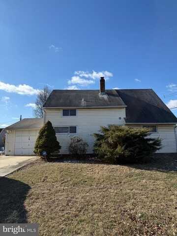 19 CROSSWOOD LANE, LEVITTOWN, PA 19055