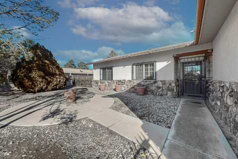 10004 CARDINAL Street NW, Albuquerque, NM 87114