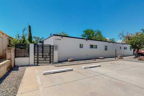 1309 Virginia Street NE, Albuquerque, NM 87110