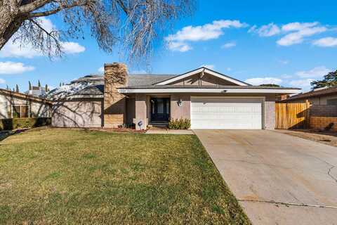 44028 Halcom Avenue, Lancaster, CA 93536