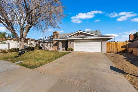 44028 Halcom Avenue, Lancaster, CA 93536