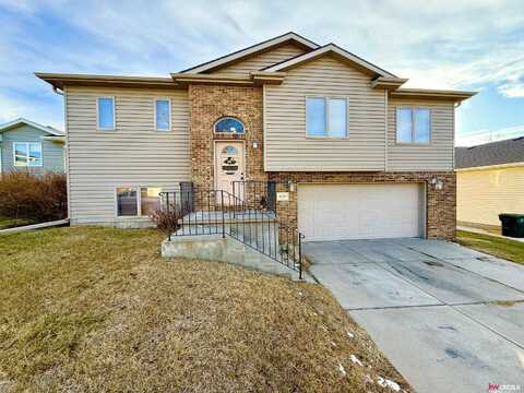 4535 W Thatcher Lane, Lincoln, NE 68528