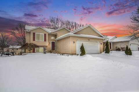 4664 Crosswinds SE, Kentwood, MI 49508