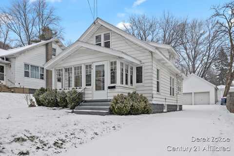 716 Emerald Avenue NE, Grand Rapids, MI 49503