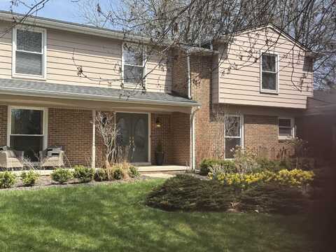 8820 Thorntree Drive, Grosse Ile, MI 48138