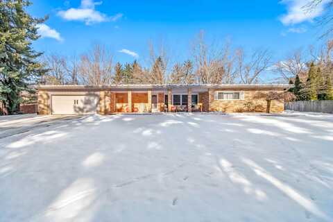 439 Parkwood Drive, Jonesville, MI 49250