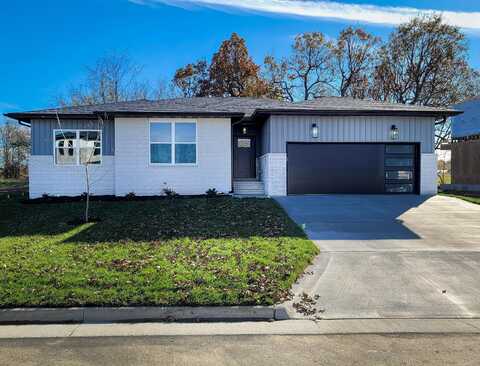 114 E Acacia Circle, Clever, MO 65631