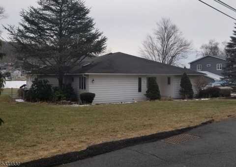 12 Lorettacong Dr, Jefferson Twp., NJ 07849