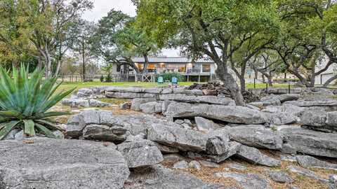 1204 Los Escondidos Street, Marble Falls, TX 78654
