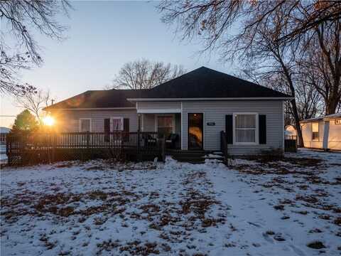 306 S Rogers Road, Louisburg, KS 66053