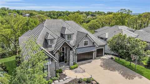 6069 Southlake Drive, Parkville, MO 64152