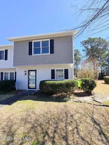 3 Portwest Townhouses Court, Swansboro, NC 28584