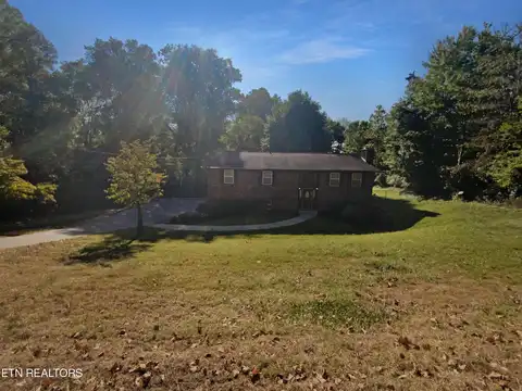 799 W Outer Drive, Oak Ridge, TN 37830