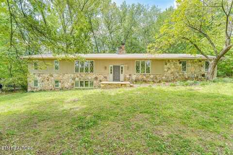 8305 Sharp Rd, Powell, TN 37849